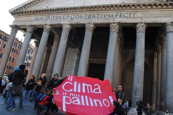Tutti in marcia con il pallino del clima