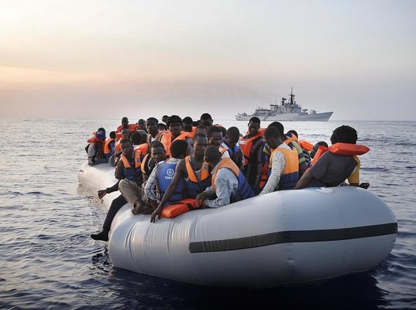 Immigrazione. Parte la missione UE “Sophia” contro gli scafisti