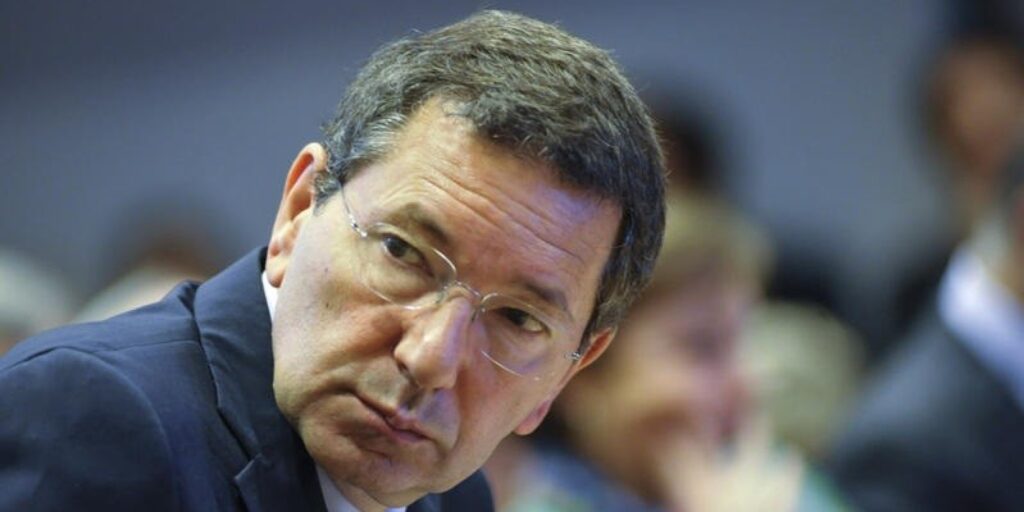 Marino restituisce soldi e smentisce attacchi mediatici