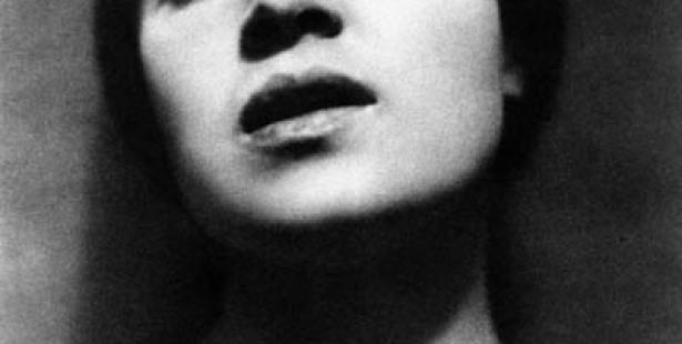 Fotografia. L’eclettica Tina Modotti in mostra. “La nuova rosa. Arte, storia e nuova umanità”