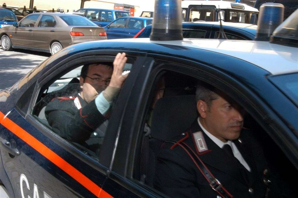 Minacce stile mafioso all’ex per gelosia. Arrestata infermiera di 47 anni