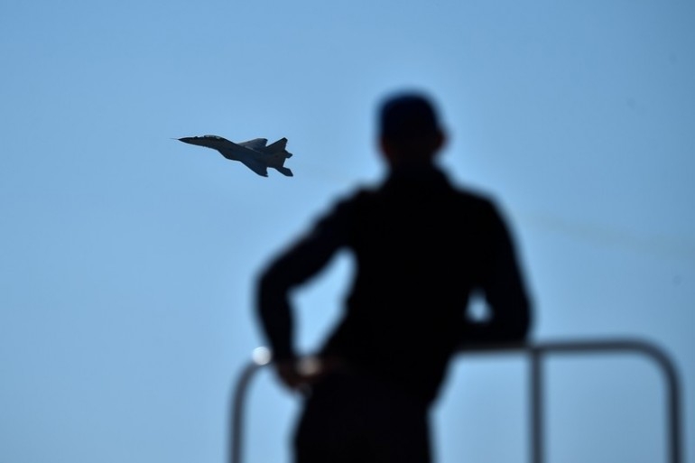 Jet russo abbattuto. Il pilota è sano e salvo