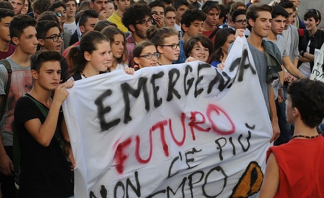 Studenti. 50 piazze per il diritto allo studio