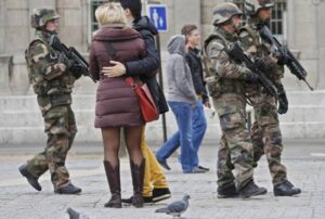 Strage Parigi, intervista a Vincenzo Musacchio: “Dibattito italiano, deprimente”