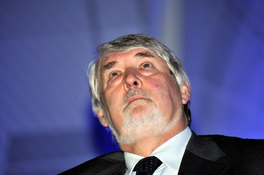 Poletti, il vero problema del nostro sistema è il tempo impiegato a terminare gli studi. Scoppia la polemica