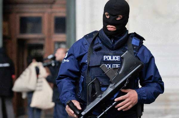 Terrorismo. Belgio, vertice su proroga allerta. Allarme in Germania