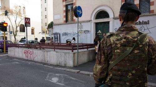 Falsi allarmi a Roma e Napoli. Sale la psicosi attentati