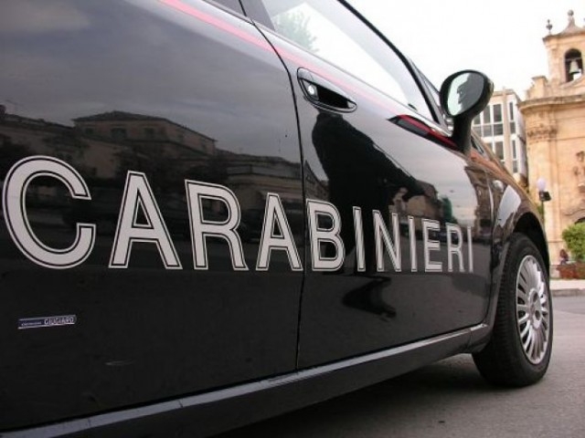 Roma. Trovate in casa bomba a mano e 4 pistole, 2 arresti