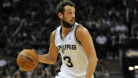 Basket Nba, Belinelli batte Bargnani al derby