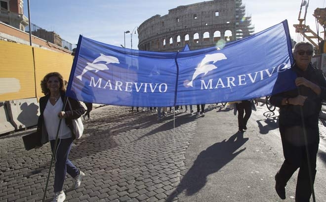 Marcia per la terra, in migliaia sfilano a Roma