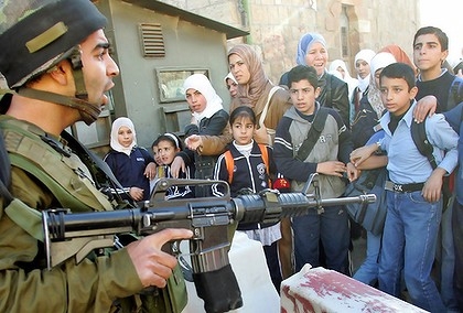 Medio Oriente. Tenta di accoltellare dei soldati, uccisa palestinese