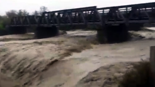 Calabria. Allagamenti, trasporti in tilt. Spazzata via la ferrovia