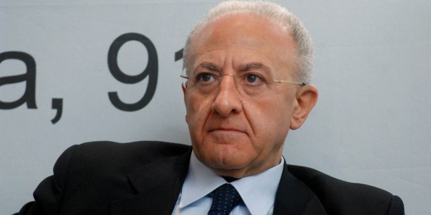 Caso De Luca, da Renzi parole che deludono