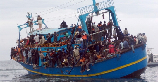 Migranti: a Crotone 212 persone soccorse nel canale Sicilia