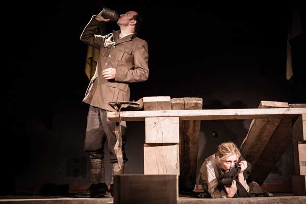 Teatro: dramma a due voci contro l’orrore della guerra