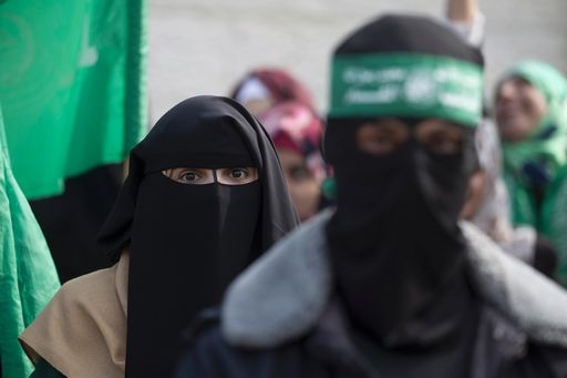 Raid di Israele contro Hamas dopo il lancio di un razzo da Gaza