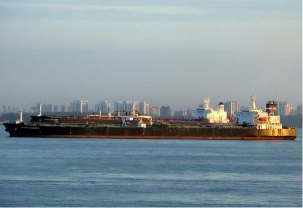 Singapore. Collisione tra due navi, 6 dispersi