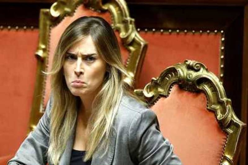 Banche. Boschi sotto tiro, pronta la sfiducia