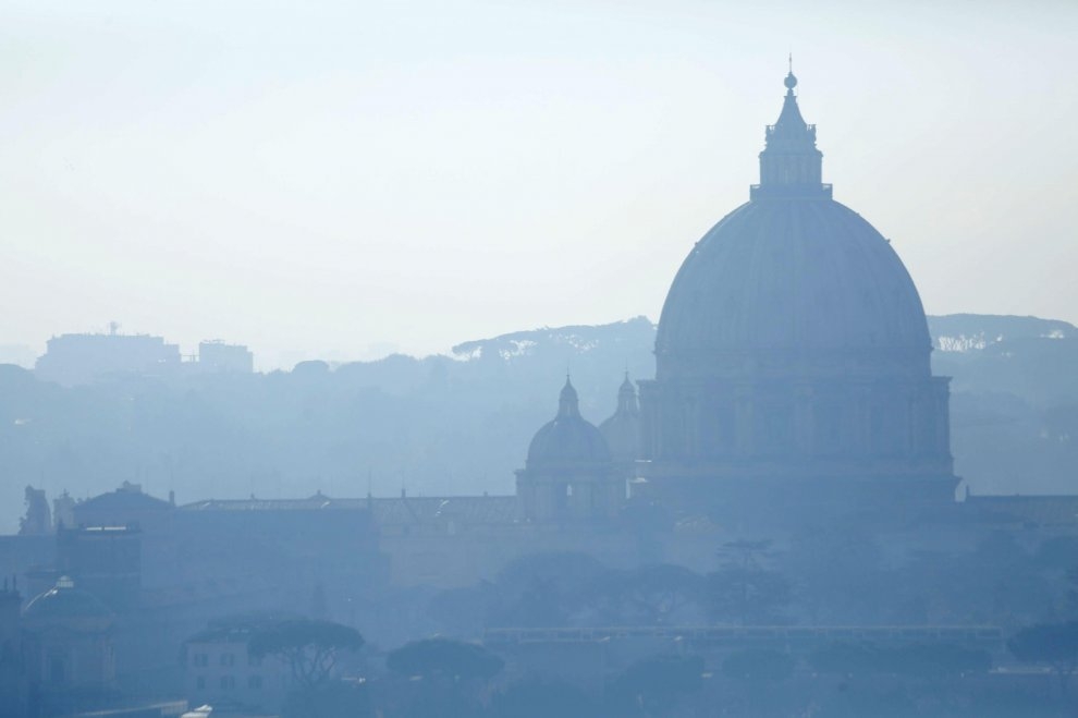 Smog: meno 2 gradi riscaldamento, limiti 30 km/h in città