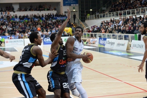 Basket: Dinamo, ufficiale l’ingaggio di Tony Mitchell