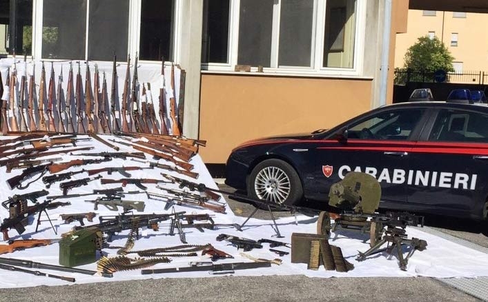 Nel veneziano sequestrato arsenale di armi da guerra