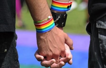 Unioni civili. Monito all’Italia, date i diritti alle coppie gay