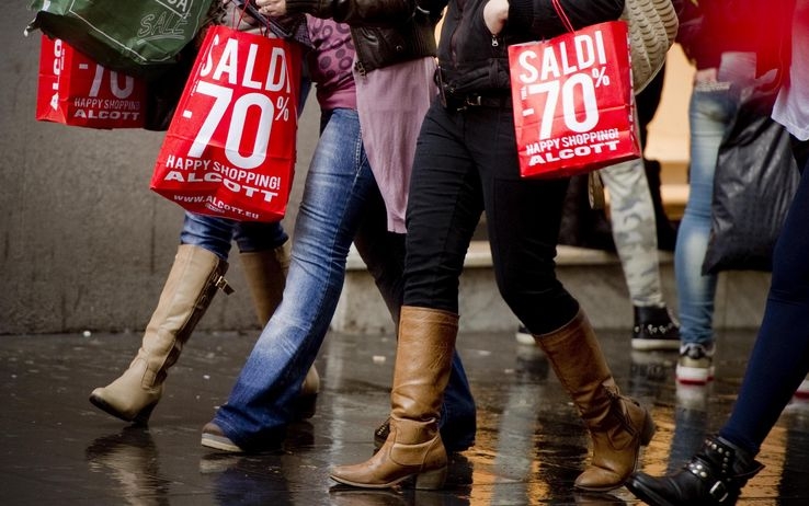 Partono i saldi. A Roma centri commerciali blindati