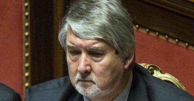 Crisi: Poletti, reddito minimo di 320 euro per 1 milione di  poveri