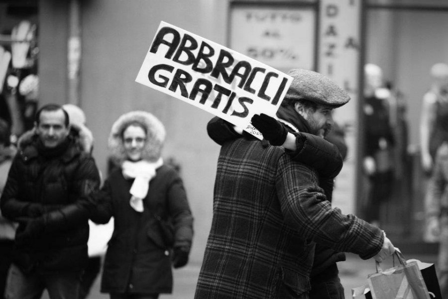 Alla Stazione Termini Abbracci gratis