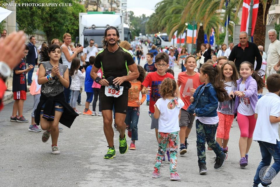 In occasione della gara di 24 ore a Reggio Emilia, Nico Leonelli percorre 240 km