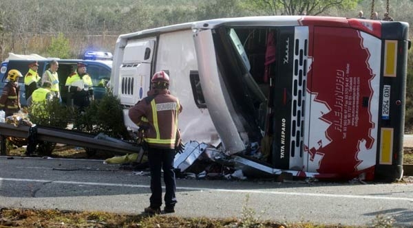 Spagna. Scontro frontale con bus. Tredici morti, tutte ragazze