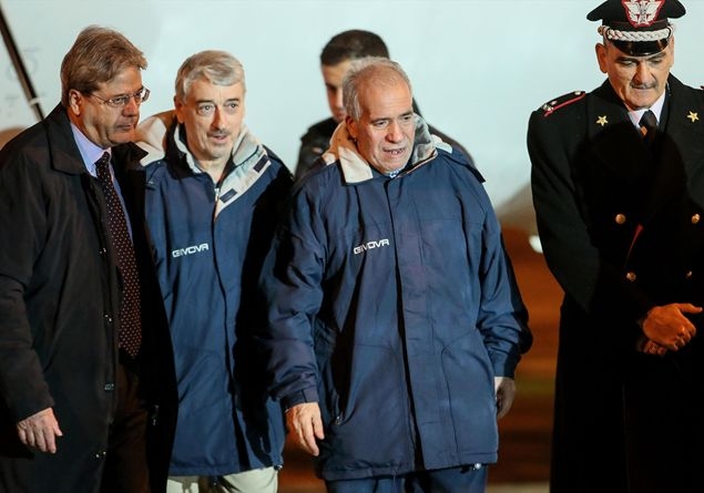 Ostaggi a casa. Gentiloni, evitare il caos in Libia