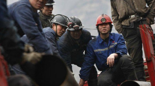 Cina: fuga gas in miniera carbone, 12 morti