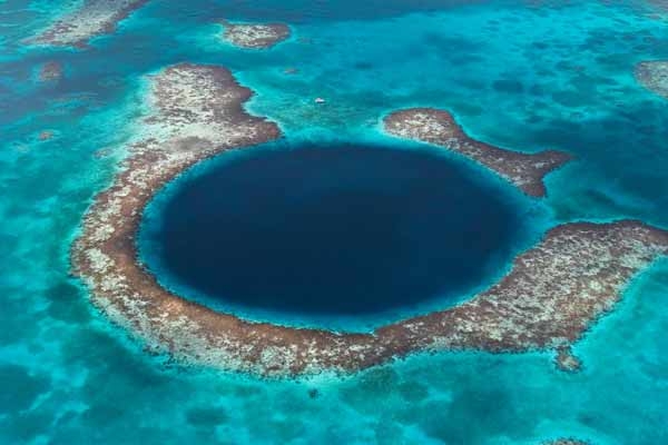 Tra trivellazioni, miniere e deforestazione illegale, a rischio i patrimoni naturali mondiali