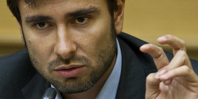Inchiesta Petrolio. Di Battista: “porteremo Renzi in Aula”
