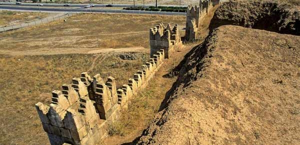 Iraq. isis attacca il sito monumentale di Ninive