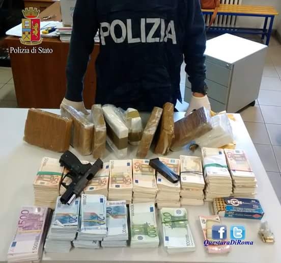Roma. Prima di farsi investire dal treno manda sms ai genitori e denuncia gli spacciatori