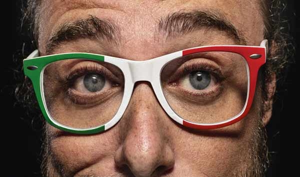 “Pinuccio chiama Cagli”. Il reporter di Striscia la notizia a teatro con la sua irresistibile comicità