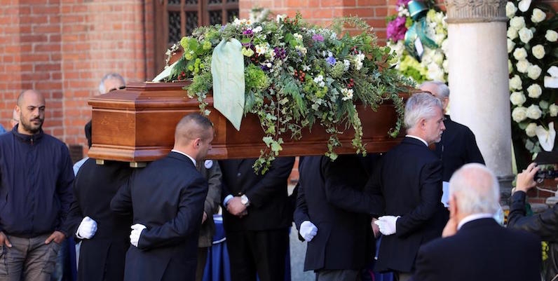 L’ultimo saluto a Casaleggio. Un funerale al grido di onestà