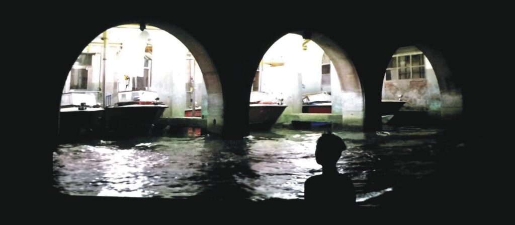 Arte. Antoni Muntadas. Protocolli e derive veneziani. VIDEO