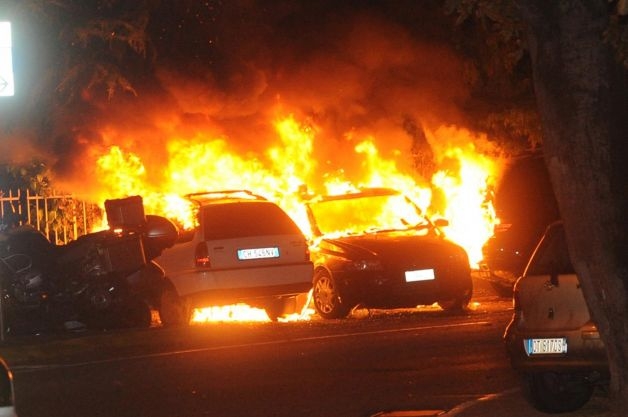 Roma. preso il presunto incendiario di auto e moto