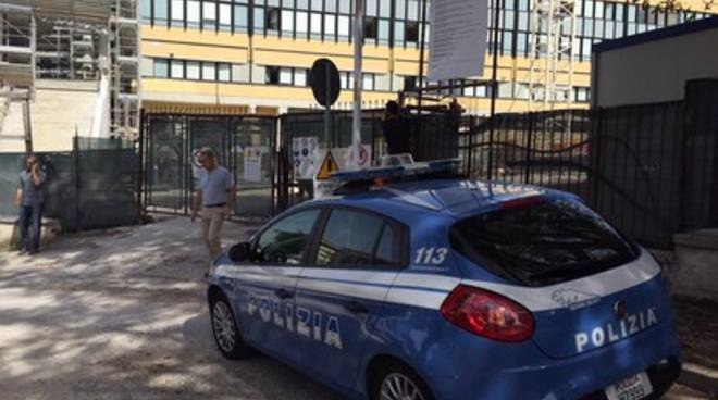 Roma. Tenta il suicidio, salvato dagli agenti di Polizia