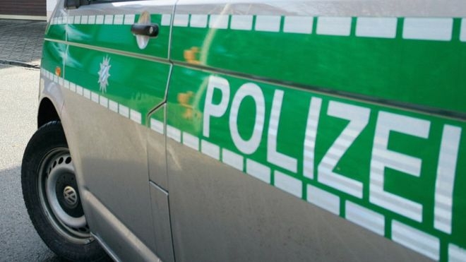 Monaco. Urla “Allah akbar” e uccide una donna