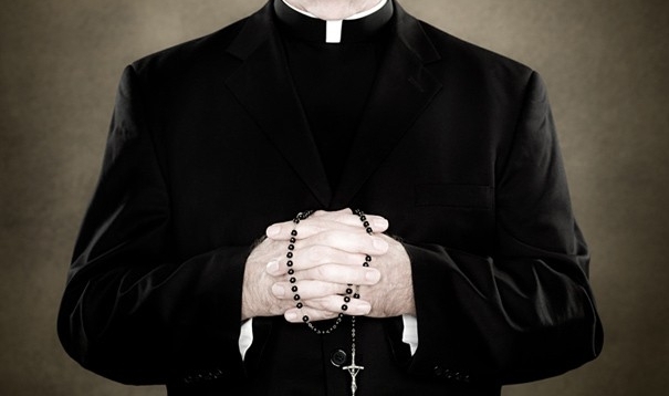 Roma. Falso prete raggira i turisti e si fa pagare l’ingresso in Chiesa