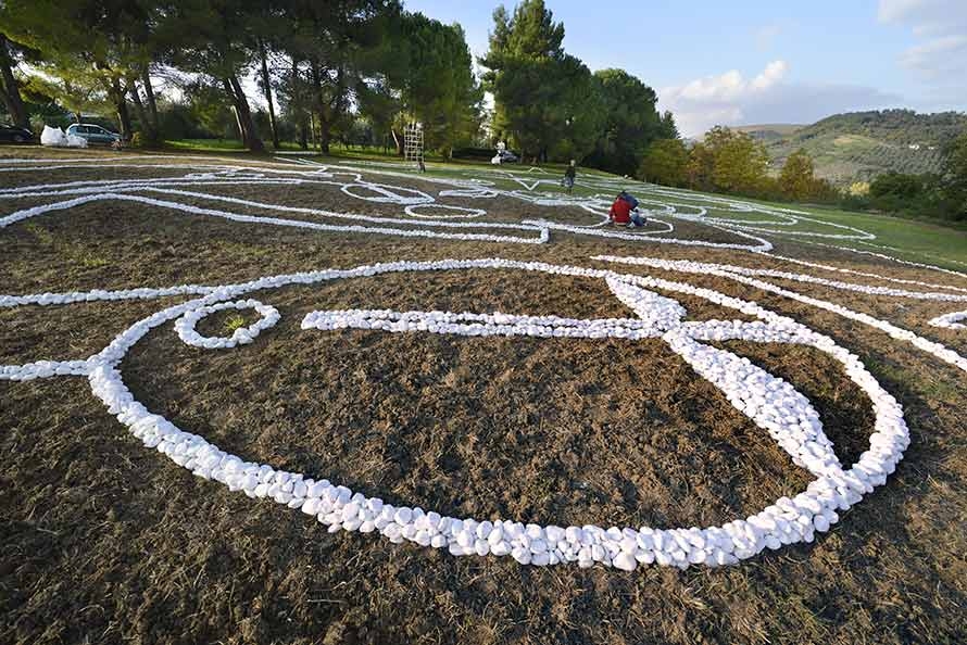 Arte. No man’s Land. Installazione site- specific di Yona Friedman e Jean-Baptiste Decavèle