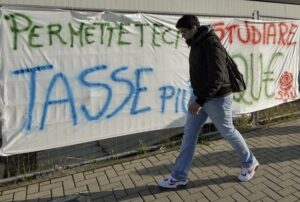 Università. Tasse un problema da affrontare, ascoltando la voce degli studenti