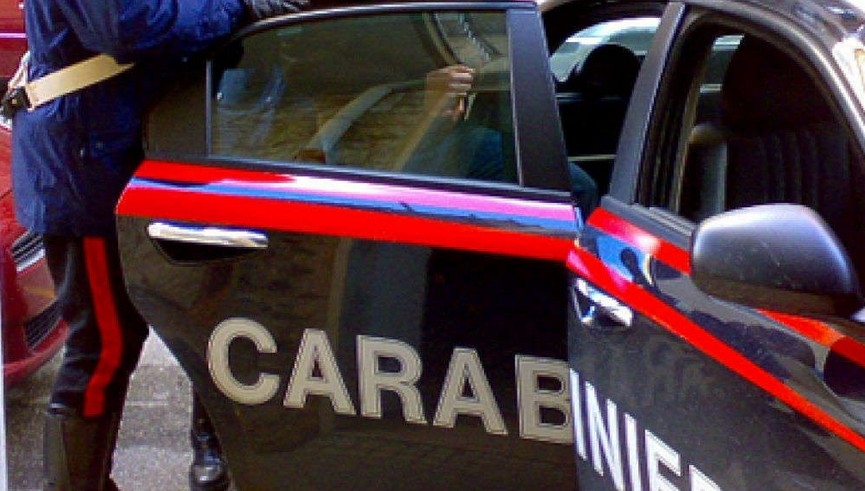 Senza lavoro tenta di uccidersi con i figli. Arrestato