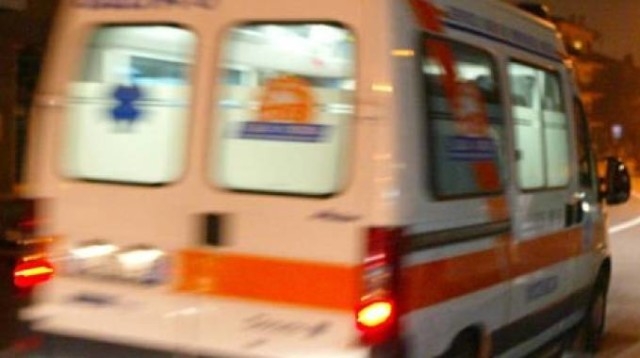 Bimbo cade da tetto e muore, tentava recupero palla