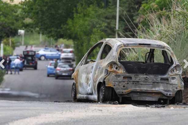 Sara è stata tramortita, strangolata e data alle fiamme