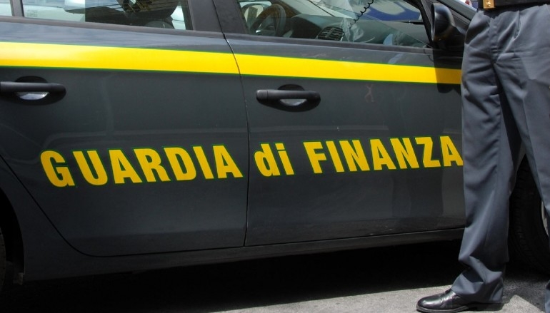 Contraffazione: smantellata banda, 16 arresti